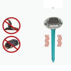 SOLAR POWERED MOLE & SNAKE REPELLER WITH RED LED FLASH